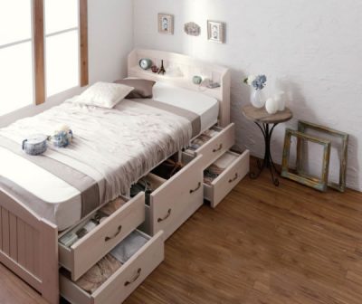 羽目板デザインのベッド